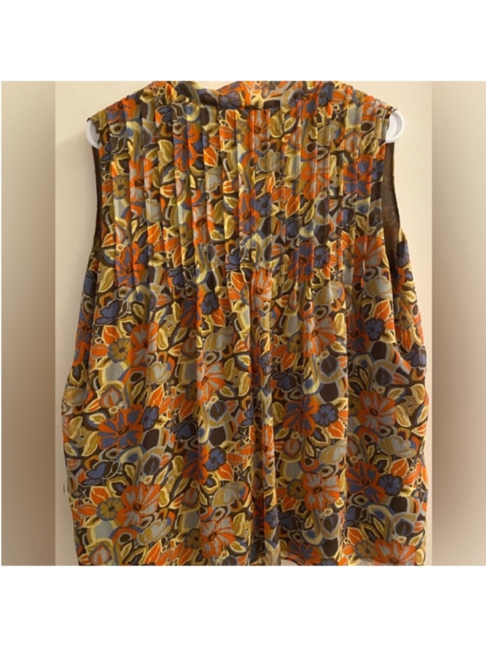 Floral Tie-Neck Sleeveless Blouse in Orange and Olive- sz L - Picture 2 of 4